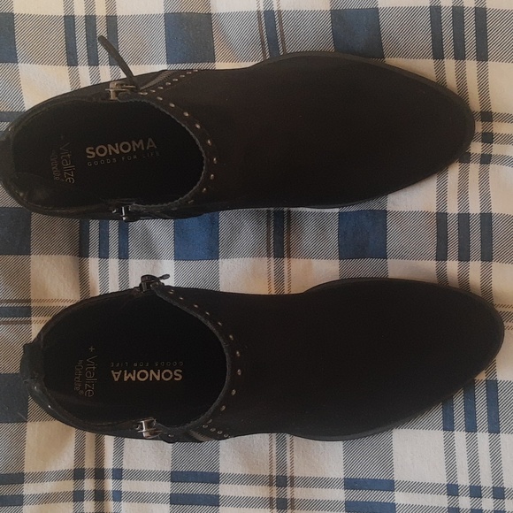 **BRAND NEW** Sonoma/Kohls Studded Ankle Boots - Picture 4 of 6